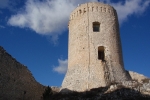 Bominaco-torre-del-castello
